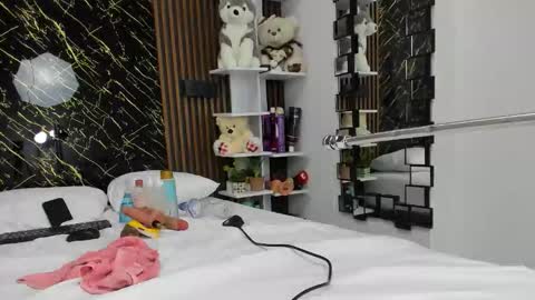 Snapshot of valery_kiim2 chatting on November 2025 11:14:01 AM valery kiim2 online show from November 2025 11:14:01 AM