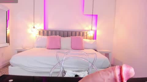 Carla online show from February 2025 05:40:01 PM