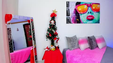 Snapshot of valeryrivas_ chatting on December 2024 12:46:02 PM Valery Rivas online show from December 2024 12:46:02 PM