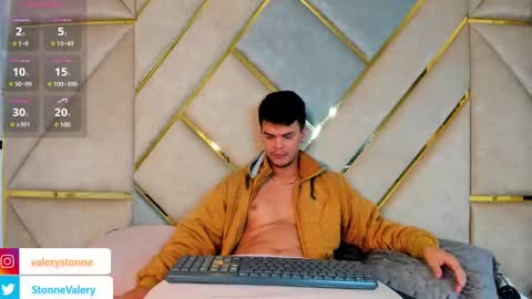 Valery Stonne  online show from March 2025 12:00:01 AM