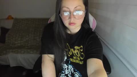 My name is Valery... Nice to meet you  thumb up me please its important online show from November 2025 11:26:01 PM