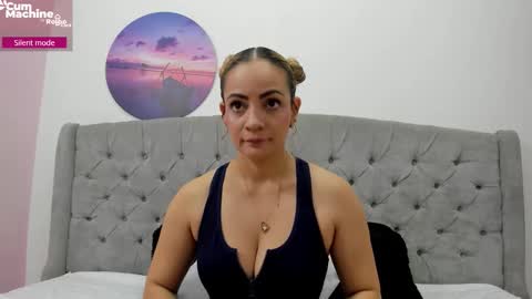 Snapshot of valesskahall chatting on November 2025 12:04:01 PM Valesskahall online show from November 2025 12:04:01 PM