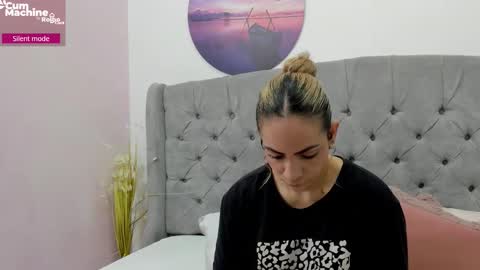 Snapshot of valesskahall chatting on November 2025 11:54:02 AM Valesskahall online show from November 2025 11:54:02 AM