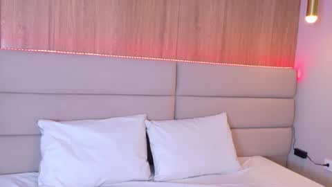 Snapshot of valeswift chatting on November 2025 12:27:01 PM Vale online show from November 2025 12:27:01 PM