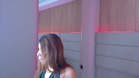 Snapshot of valeswift chatting on November 2025 12:49:02 PM Vale online show from November 2025 12:49:02 PM