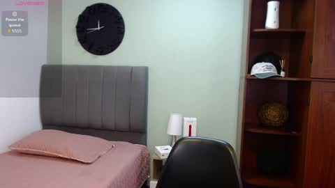 valevicious online show from April 2026 01:23:02 PM