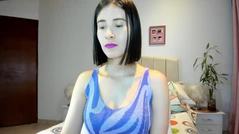 Snapshot of vallejo_macarena chatting on December 2024 01:47:01 AM Macarena online show from December 2024 01:47:01 AM