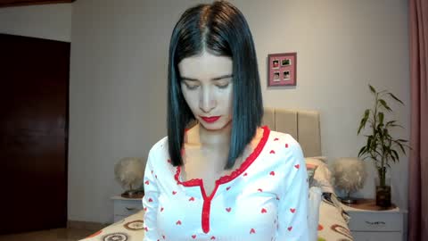 Snapshot of vallejo_macarena chatting on December 2024 02:09:02 AM Macarena online show from December 2024 02:09:02 AM