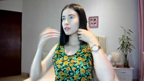 Snapshot of vallejo_macarena chatting on February 2025 01:54:02 AM Macarena online show from February 2025 01:54:02 AM