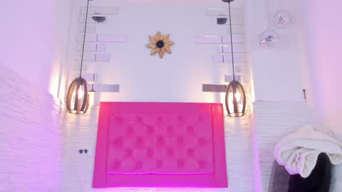 Vallolet Peach  online show from February 2025 11:38:02 AM