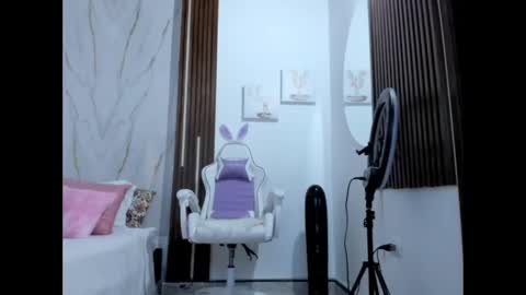 Vallolet Peach  online show from September 2025 11:21:02 AM