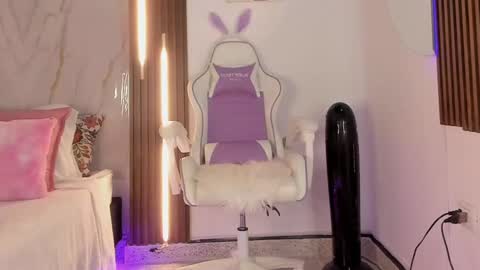 Vallolet Peach  online show from September 2025 12:04:02 PM