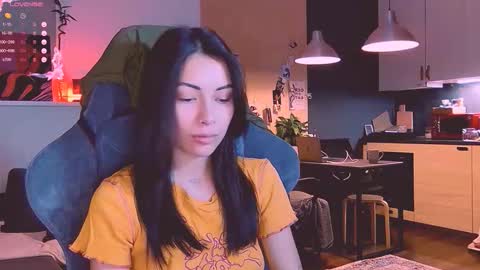 Little Devil online show from October 2025 06:12:01 PM