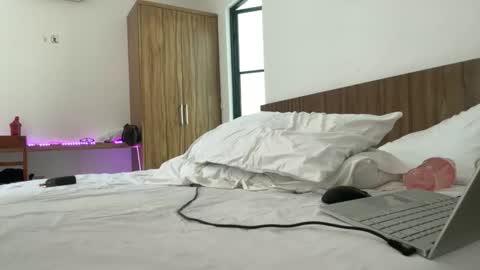 valure_lera online show from October 2025 05:08:02 AM