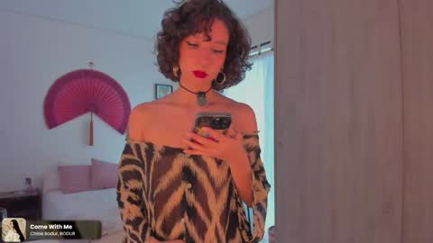Snapshot of valyturner chatting on May 2026 09:32:01 PM online show from May 2026 09:32:01 PM