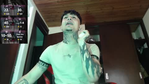 Snapshot of vampiredavyd chatting on December 2024 04:53:02 AM david guzman i model independenthelp me with a thumbs up online show from December 2024 04:53:02 AM