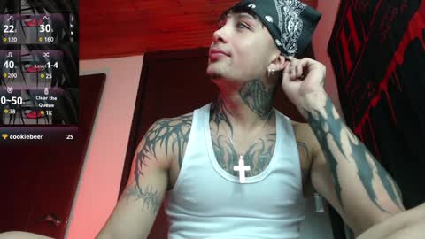 Snapshot of vampiredavyd chatting on January 2025 11:27:01 PM david guzman i model independenthelp me with a thumbs up online show from January 2025 11:27:01 PM