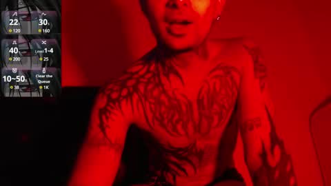 Snapshot of vampiredavyd chatting on February 2025 07:49:01 AM david guzman i model independenthelp me with a thumbs up online show from February 2025 07:49:01 AM