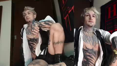 Snapshot of vampiredavyd chatting on February 2025 01:36:02 AM david guzman i model independenthelp me with a thumbs up online show from February 2025 01:36:02 AM