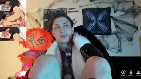 Snapshot of vampiredavyd chatting on October 2025 03:38:02 AM david guzman i model independenthelp me with a thumbs up online show from October 2025 03:38:02 AM