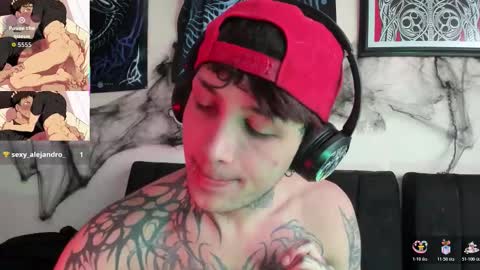 Snapshot of vampiredavyd chatting on October 2025 04:28:01 PM david guzman i model independenthelp me with a thumbs up online show from October 2025 04:28:01 PM