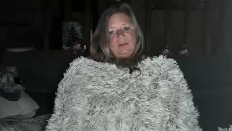 Snapshot of vampwoman chatting on December 2024 05:00:01 PM vampwoman online show from December 2024 05:00:01 PM