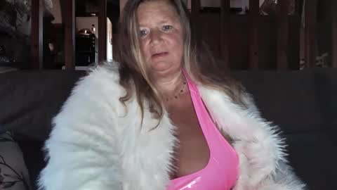 Snapshot of vampwoman chatting on January 2025 03:51:02 PM vampwoman online show from January 2025 03:51:02 PM