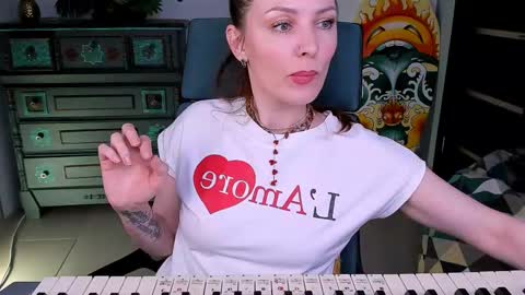 Vanda online show from February 2025 02:29:02 PM