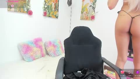 Snapshot of vanes_hontter chatting on June 2026 02:43:02 PM vanes_hontter online show from June 2026 02:43:02 PM