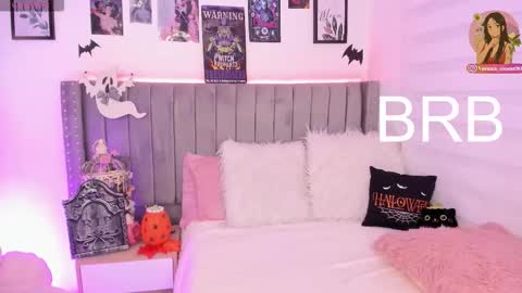 Snapshot of vanesa_moon_ chatting on November 2025 07:05:02 PM vanesa_moon_ online show from November 2025 07:05:02 PM