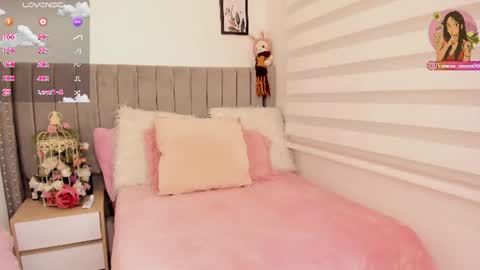 Snapshot of vanesa_moon_ chatting on June 2026 12:52:02 AM vanesa_moon_ online show from June 2026 12:52:02 AM