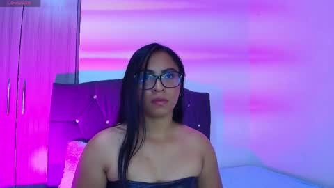 Snapshot of vanesaa__star chatting on May 2026 01:12:01 AM Vanesa online show from May 2026 01:12:01 AM