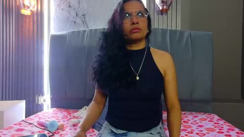 Snapshot of vanessa_7_ chatting on May 2026 01:03:02 AM Vanessa online show from May 2026 01:03:02 AM
