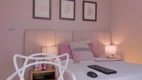 vanessa__cb online show from June 2026 11:40:02 AM