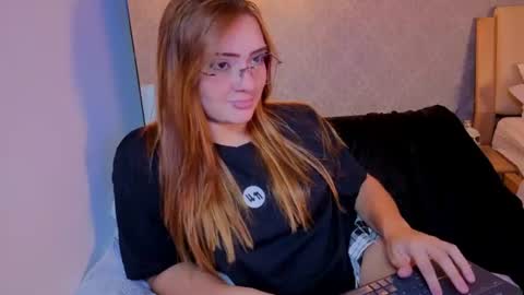 vanessa_foxyy online show from July 2026 08:33:01 PM