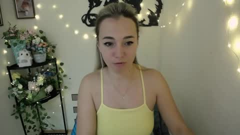 Snapshot of vanessa_joy_ chatting on June 2026 09:48:02 AM Vanessa online show from June 2026 09:48:02 AM