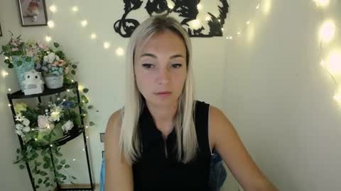Snapshot of vanessa_joy_ chatting on July 2026 09:48:01 AM Vanessa online show from July 2026 09:48:01 AM