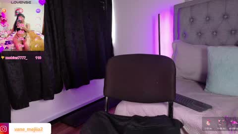 vanessa_mejiia online show from April 2026 04:12:02 PM
