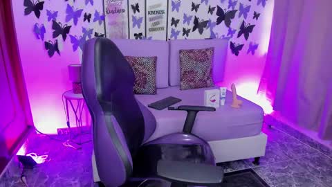 Vanessa  online show from February 2025 12:18:02 PM