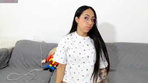 Snapshot of vanessaadol chatting on June 2026 10:02:02 AM vanessaadol online show from June 2026 10:02:02 AM