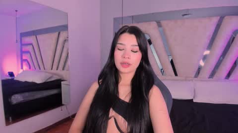 vanessaduval online show from October 2025 11:16:02 PM