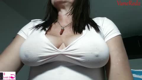 Vanesared2 online show from October 2025 12:41:02 AM