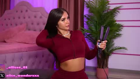 Vanessa Simon online show from October 2025 06:04:02 AM