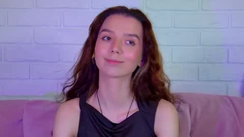 Snapshot of vanessavienne chatting on April 2026 04:06:02 PM VanessaVienne online show from April 2026 04:06:02 PM