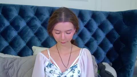 Snapshot of vanessavienne chatting on April 2026 04:21:02 PM VanessaVienne online show from April 2026 04:21:02 PM