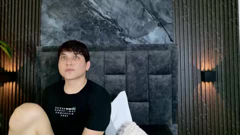 vanilla_hot_ online show from November 2025 07:07:02 PM