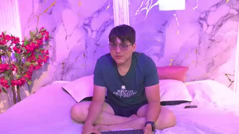 vanilla_hot_ online show from December 2025 07:33:02 PM