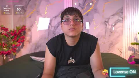 vanilla_hot_ online show from December 2025 07:29:02 PM