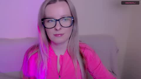 Snapshot of vanillaex_ chatting on January 2026 12:21:01 PM Mia online show from January 2026 12:21:01 PM