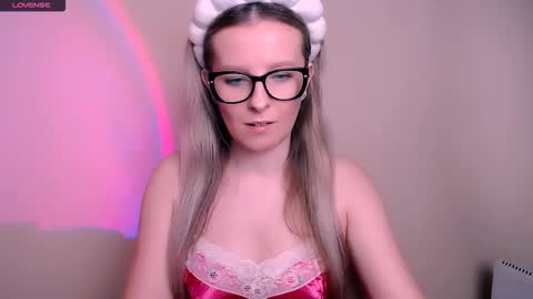 Snapshot of vanillaex_ chatting on February 2026 07:49:01 AM Mia online show from February 2026 07:49:01 AM